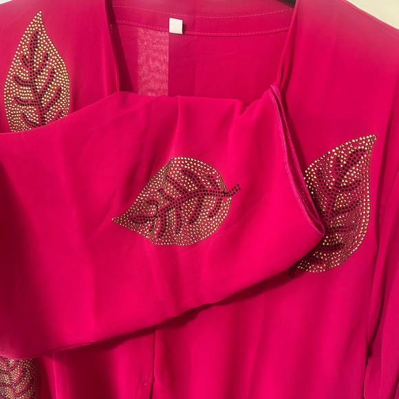 Vibrant Pink Abaya with matching scarf green/black Leaf Accents - Picture 8 of 8